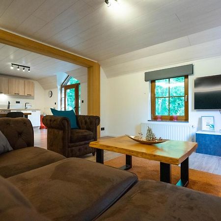 Bills Lodge, Le Plaisir De La Riviere A 2 Minutes Du Centre! La-Roche-en-Ardenne Eksteriør billede