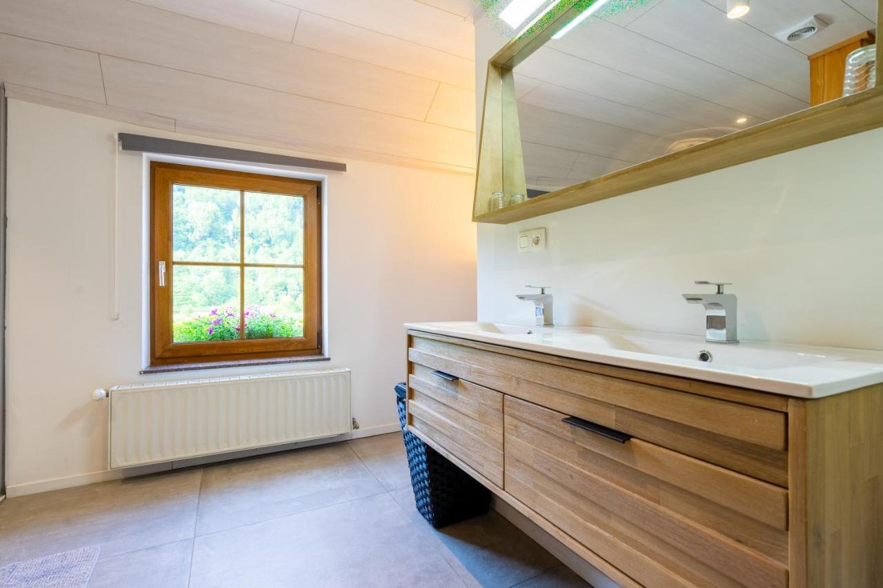 Bills Lodge, Le Plaisir De La Riviere A 2 Minutes Du Centre! La-Roche-en-Ardenne Eksteriør billede